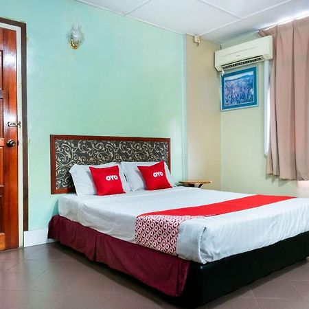 Oyo 89997 Kurnia Hotel Тавау Экстерьер фото